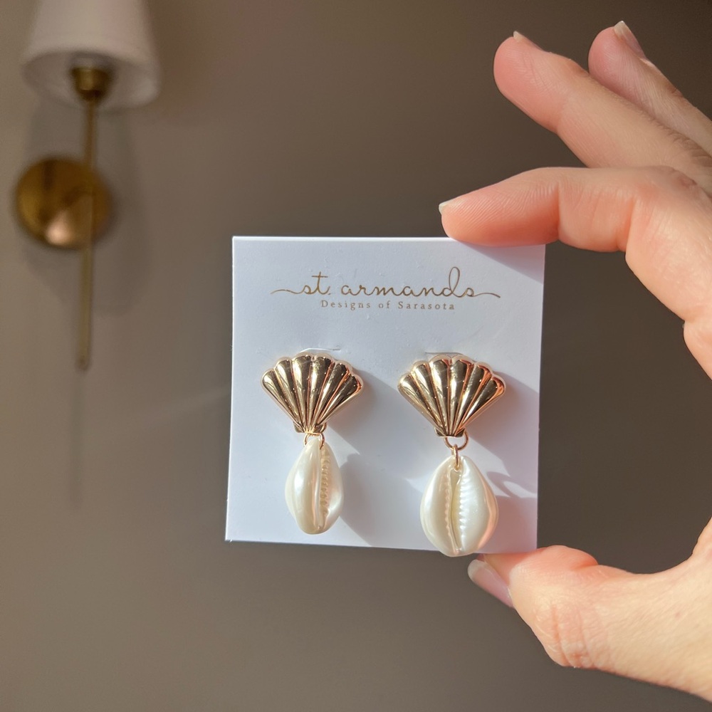Gold and Pearl Shell Earrings 🐚